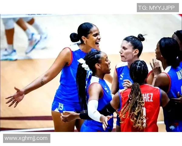 中国女排奋勇争先迎战古巴队力争胜利展现团队精神与拼搏精神